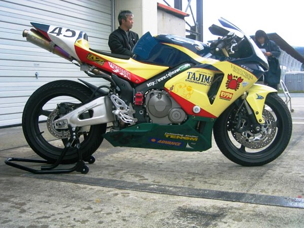 TENOM CBR600RR@